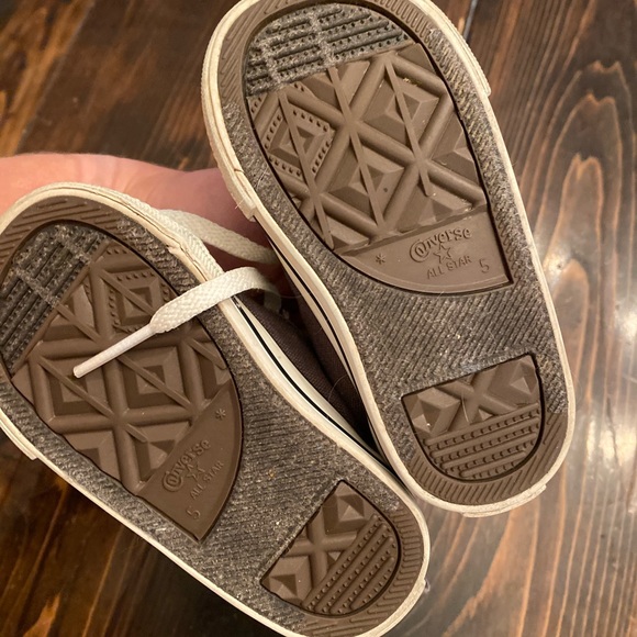 Converse size 5 toddler - Picture 3 of 4
